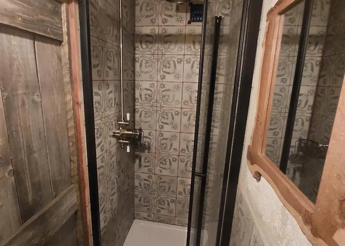 A Little Bit Of Magic - Witchcraft 招待所 约克